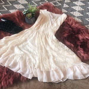 Vintage-Style White Lace Midi Dress